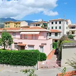 Camelia E Gabry - Zona Mare Con Posti Auto E Terrazze Apartamento *