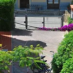 Apartamento Camelia E Gabry - Zona Mare Con Posti Auto E Terrazze *