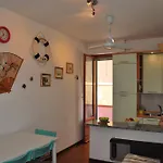 Apartamento Camelia E Gabry - Zona Mare Con Posti Auto E Terrazze Marina di Campo