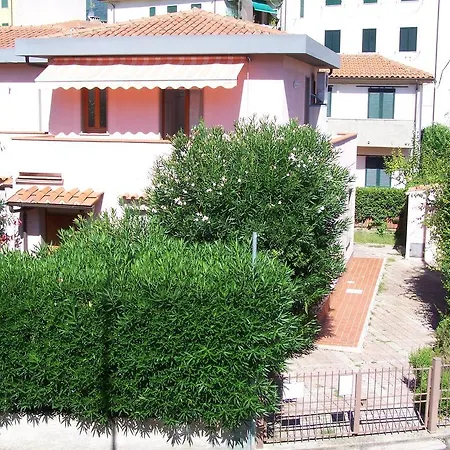 Apartamento Camelia E Gabry - Zona Mare Con Posti Auto E Terrazze