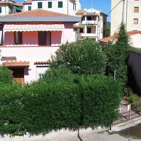 Camelia E Gabry - Zona Mare Con Posti Auto E Terrazze مارينا دي كامبو